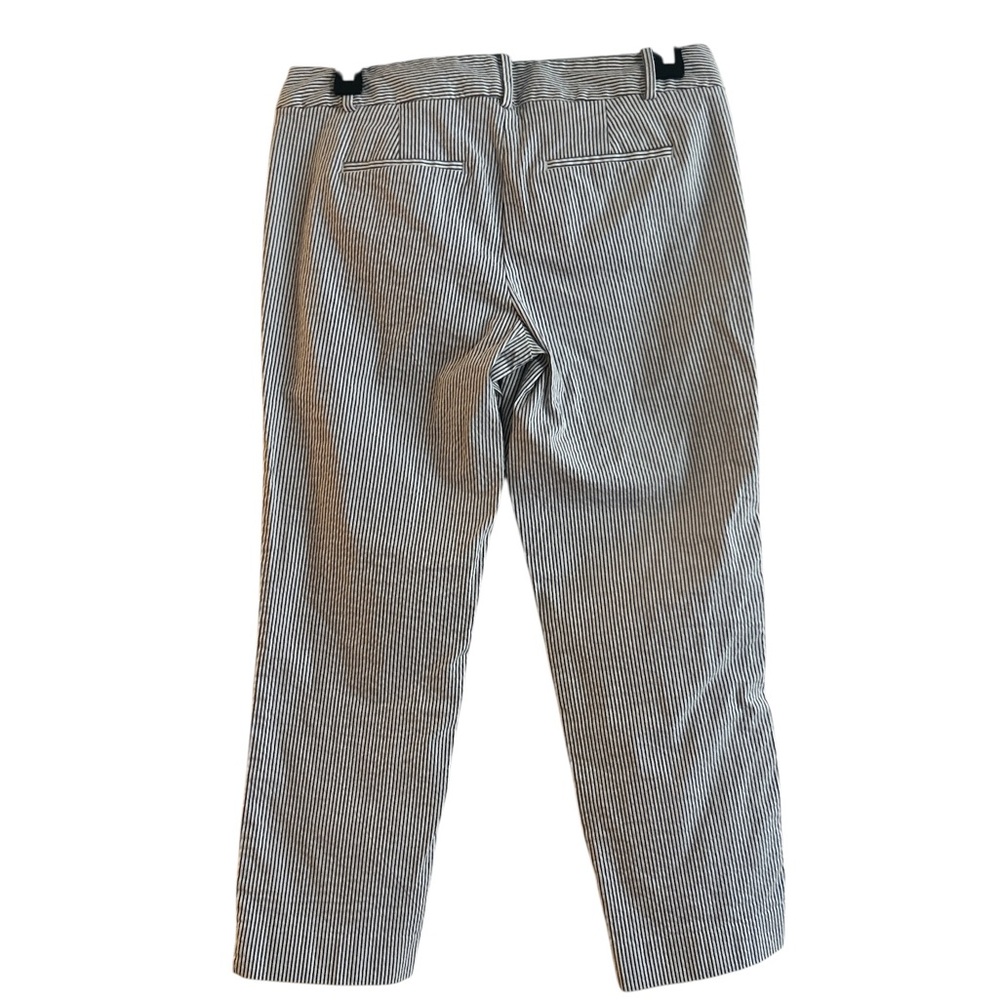 Seersucker Striped Cropped Pants - Picture 2 of 4